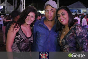 Confiram as fotos do show do Jads & Jadson em Vicentina