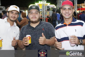 Confiram as fotos do show do Jads & Jadson em Vicentina
