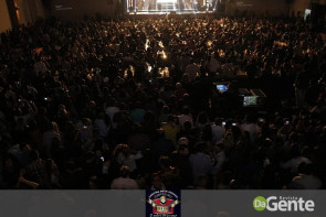 Confiram as fotos do show do Raça Negra