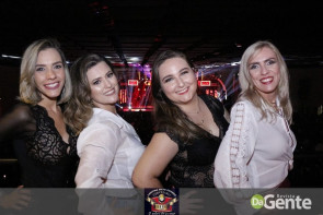 Confiram as fotos do show do Raça Negra