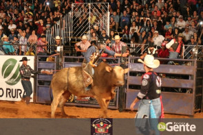 Abertura do Dourados Rodeio Festival foi um sucesso. Confira os Clicks
