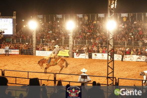 Abertura do Dourados Rodeio Festival foi um sucesso. Confira os Clicks