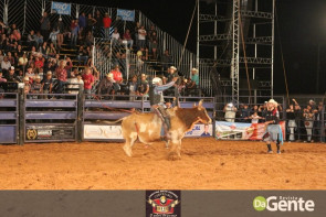 Abertura do Dourados Rodeio Festival foi um sucesso. Confira os Clicks