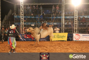 Abertura do Dourados Rodeio Festival foi um sucesso. Confira os Clicks