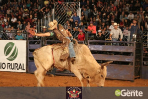 Abertura do Dourados Rodeio Festival foi um sucesso. Confira os Clicks