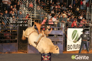 Abertura do Dourados Rodeio Festival foi um sucesso. Confira os Clicks