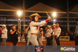 Abertura do Dourados Rodeio Festival foi um sucesso. Confira os Clicks