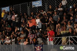 Abertura do Dourados Rodeio Festival foi um sucesso. Confira os Clicks