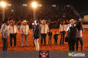 Abertura do Dourados Rodeio Festival foi um sucesso. Confira os Clicks