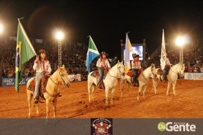Abertura do Dourados Rodeio Festival foi um sucesso. Confira os Clicks