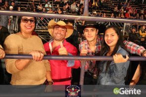 Abertura do Dourados Rodeio Festival foi um sucesso. Confira os Clicks
