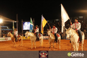 Abertura do Dourados Rodeio Festival foi um sucesso. Confira os Clicks