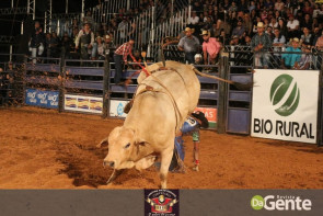 Abertura do Dourados Rodeio Festival foi um sucesso. Confira os Clicks