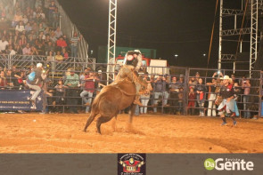 Abertura do Dourados Rodeio Festival foi um sucesso. Confira os Clicks
