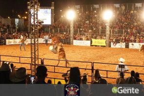 Abertura do Dourados Rodeio Festival foi um sucesso. Confira os Clicks