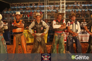 Abertura do Dourados Rodeio Festival foi um sucesso. Confira os Clicks