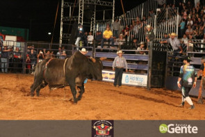 Abertura do Dourados Rodeio Festival foi um sucesso. Confira os Clicks