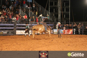 Abertura do Dourados Rodeio Festival foi um sucesso. Confira os Clicks