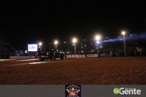 Abertura do Dourados Rodeio Festival foi um sucesso. Confira os Clicks