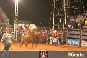 Abertura do Dourados Rodeio Festival foi um sucesso. Confira os Clicks