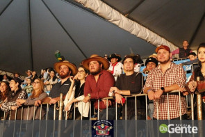 Abertura do Dourados Rodeio Festival foi um sucesso. Confira os Clicks