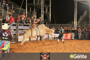 Abertura do Dourados Rodeio Festival foi um sucesso. Confira os Clicks