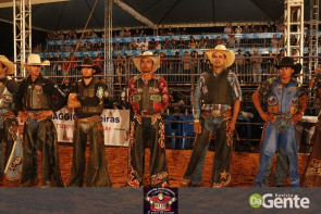 Abertura do Dourados Rodeio Festival foi um sucesso. Confira os Clicks