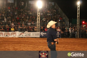 Abertura do Dourados Rodeio Festival foi um sucesso. Confira os Clicks
