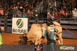 Abertura do Dourados Rodeio Festival foi um sucesso. Confira os Clicks