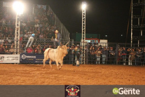 Abertura do Dourados Rodeio Festival foi um sucesso. Confira os Clicks