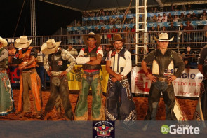 Abertura do Dourados Rodeio Festival foi um sucesso. Confira os Clicks