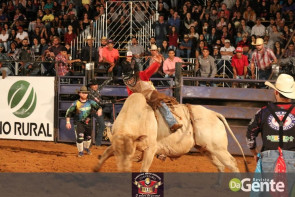 Abertura do Dourados Rodeio Festival foi um sucesso. Confira os Clicks