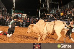 Abertura do Dourados Rodeio Festival foi um sucesso. Confira os Clicks