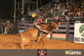 Abertura do Dourados Rodeio Festival foi um sucesso. Confira os Clicks