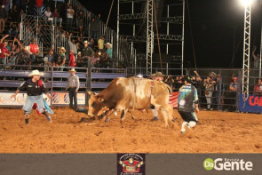 Abertura do Dourados Rodeio Festival foi um sucesso. Confira os Clicks