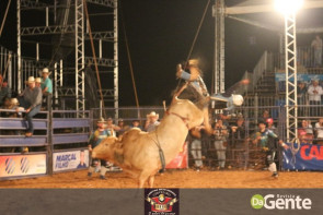 Abertura do Dourados Rodeio Festival foi um sucesso. Confira os Clicks