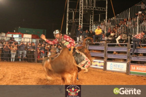 Abertura do Dourados Rodeio Festival foi um sucesso. Confira os Clicks
