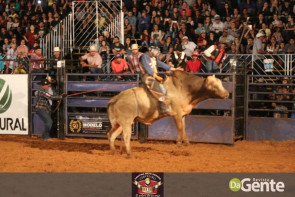 Abertura do Dourados Rodeio Festival foi um sucesso. Confira os Clicks