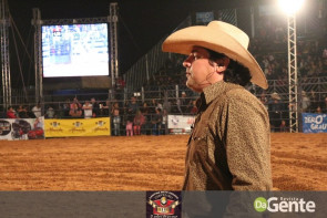 Abertura do Dourados Rodeio Festival foi um sucesso. Confira os Clicks