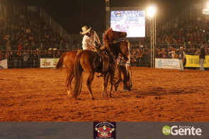 Abertura do Dourados Rodeio Festival foi um sucesso. Confira os Clicks
