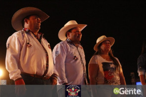 Abertura do Dourados Rodeio Festival foi um sucesso. Confira os Clicks