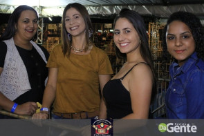 Veja os clicks da segunda noite do Dourados Rodeio Festival