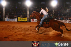 Veja os clicks da segunda noite do Dourados Rodeio Festival
