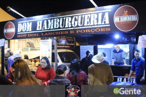 Veja os clicks da terceira noite do Dourados Rodeio Festival