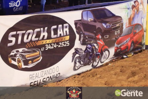 Veja os clicks da terceira noite do Dourados Rodeio Festival