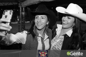 Veja os clicks da terceira noite do Dourados Rodeio Festival