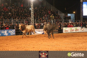 Veja os clicks da terceira noite do Dourados Rodeio Festival