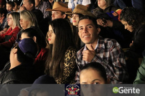 Veja os clicks da terceira noite do Dourados Rodeio Festival