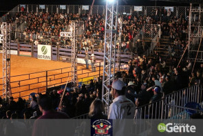 Veja os clicks da terceira noite do Dourados Rodeio Festival