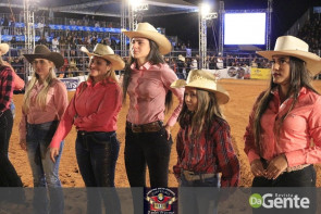 Veja os clicks da terceira noite do Dourados Rodeio Festival